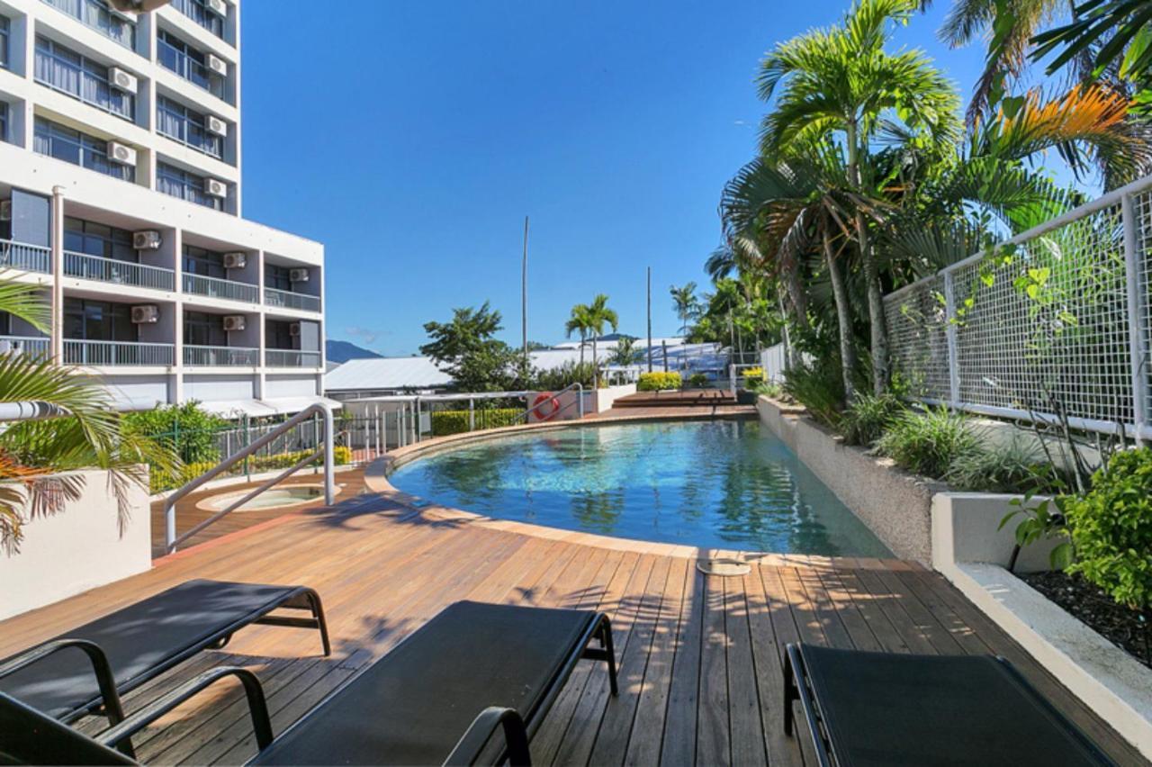 Sunshine Tower Hotel Cairns Exterior foto